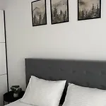 Bright & Spacious Coresi View & Free Parking Lejlighed *