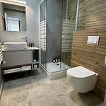 Lejlighed Bright & Spacious Coresi View & Free Parking *