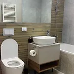 Bright & Spacious Coresi View & Free Parking Lejlighed *
