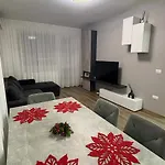 Lejlighed Bright & Spacious Coresi View & Free Parking *