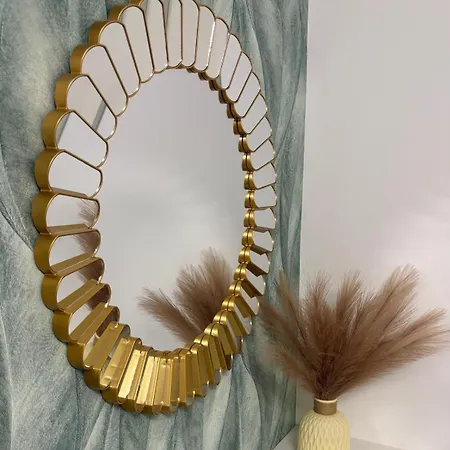 Bright & Spacious Coresi View & Free Parking