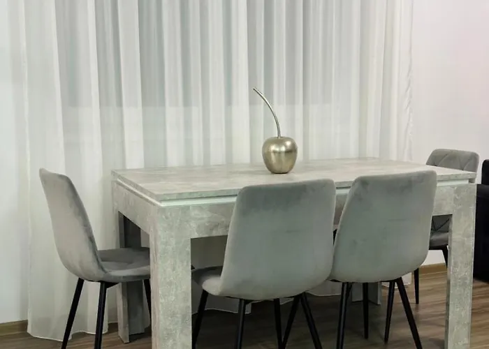 Bright & Spacious Coresi View & Free Parking *