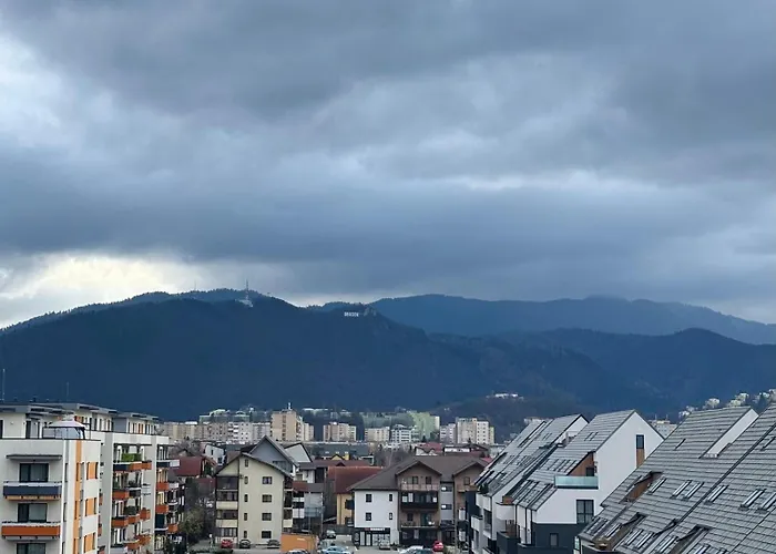 Apartment Bright & Spacious Coresi View & Free Parking Brasov